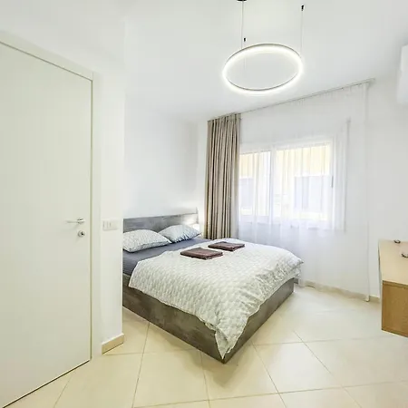 2 Bedrooms 1117 Apartment *
