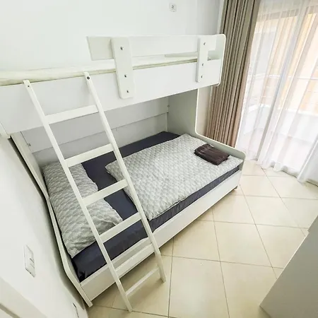 2 Bedrooms 1117 Apartment *