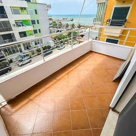 2 Bedrooms 1117 *