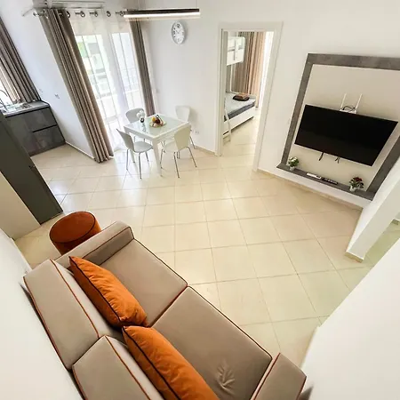 Apartment 2 Bedrooms 1117 *